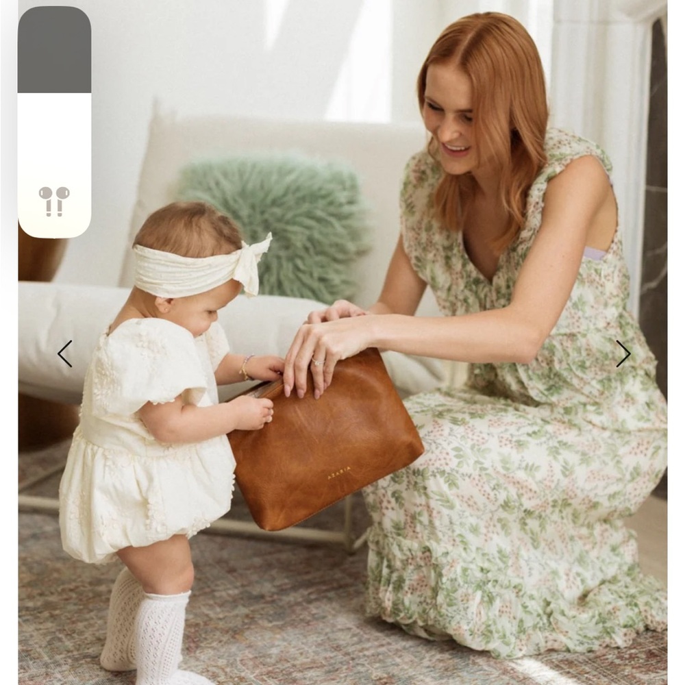 Azaria Clutch - Picture 4 of 5
